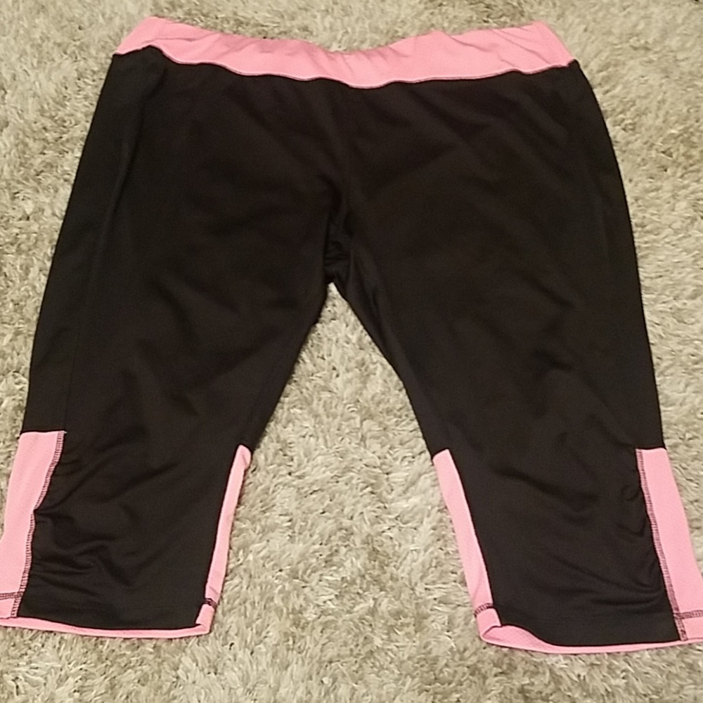 Tek Gear athletic capri leggings